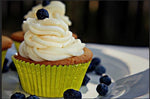 Load image into Gallery viewer, LEMON BLUEBERRY CUPCAKE
